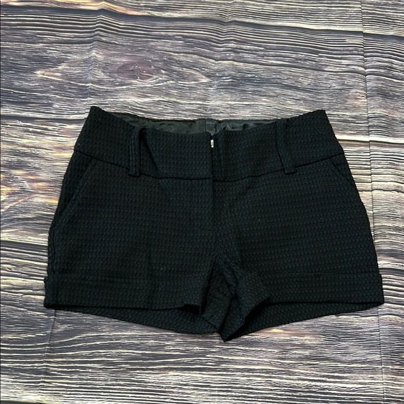 Maurices Black Textured High Waist Dress Shorts Size 1/2 - Picture 1 of 4